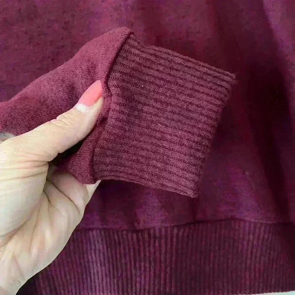Sale! NWT Daisy Hooded Pullover, Cropped Burgundy lightweight top Size Large - Picture 4 of 7